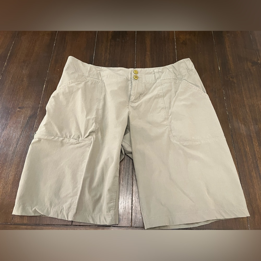 Mountain Hardwear shorts